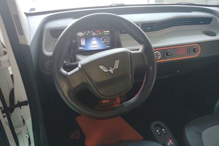 Used Wuling Hongguang MINIEV 2020 Freedom Version Lithium Iron Phosphate Center Console