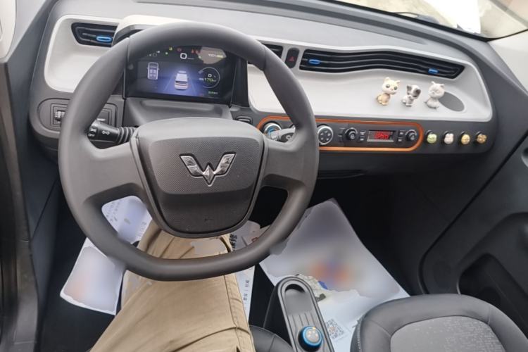 Used Wuling Hongguang MINIEV 2020 Enjoyment Model Lithium Iron Phosphate Center Console