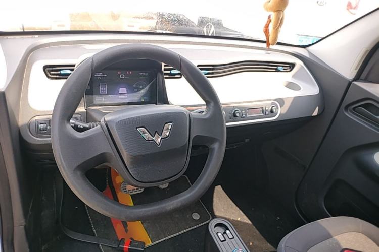 Used Wuling Hongguang MINIEV 2020 Zizai Version Lithium-NMC Center Console
