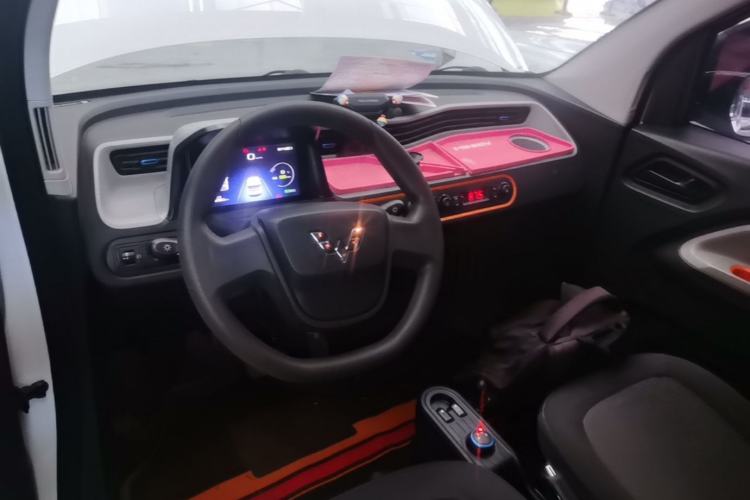 Used Wuling Hongguang MINIEV 2020 Enjoyment Model Lithium Iron Phosphate Center Console