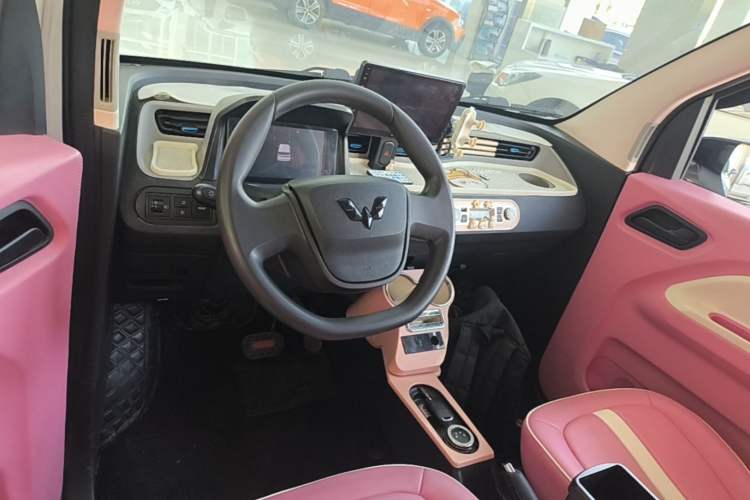 Used Wuling Hongguang MINIEV 2020 Enjoyment Model Lithium Iron Phosphate Center Console