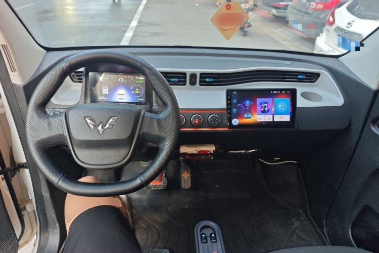Used Wuling Hongguang MINIEV 2020 Zizai Version Lithium-NMC Center Console