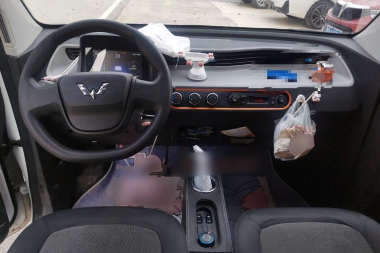 Used Wuling Hongguang MINIEV 2020 Enjoyment Model Lithium Iron Phosphate Center Console