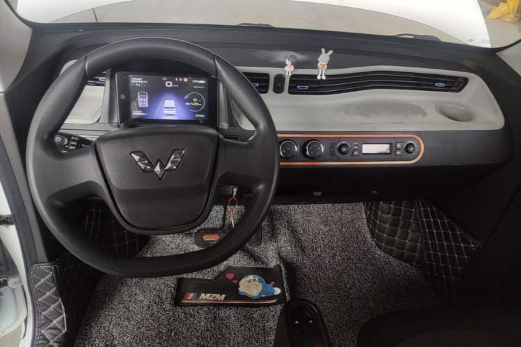 Used Wuling Hongguang MINIEV 2020 Enjoyment Model Lithium Iron Phosphate Center Console