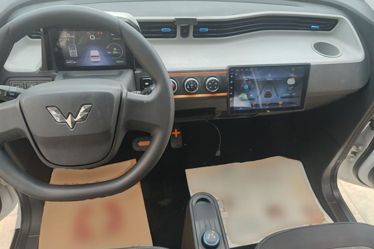 Used Wuling Hongguang MINIEV 2020 Enjoy Edition Lithium-Ion Battery Center Console
