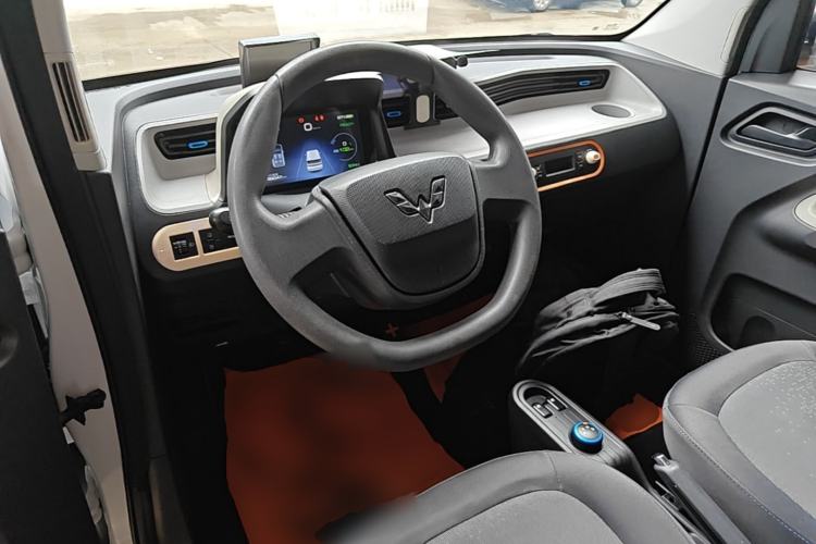 Used Wuling Hongguang MINIEV 2020 Freedom Version Lithium Iron Phosphate Center Console