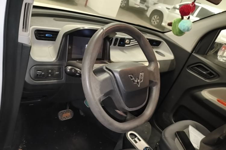 Used Wuling Hongguang MINIEV 2020 Freedom Version Lithium Iron Phosphate Center Console