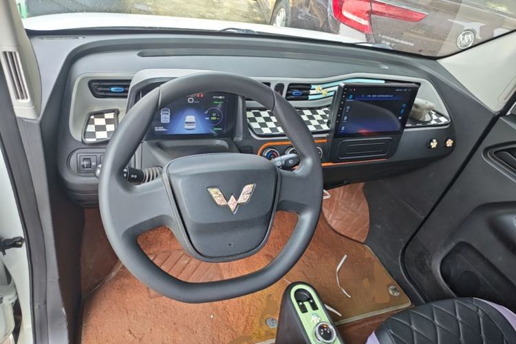 Used Wuling Hongguang MINIEV 2020 Enjoyment Model Lithium Iron Phosphate Center Console