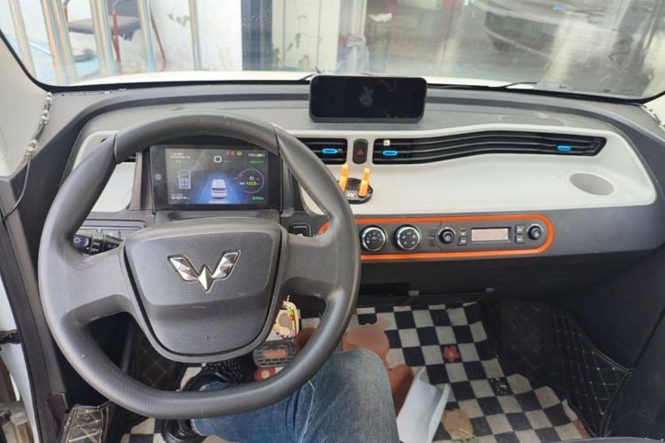 Used Wuling Hongguang MINIEV 2020 Enjoyment Model Lithium Iron Phosphate Center Console
