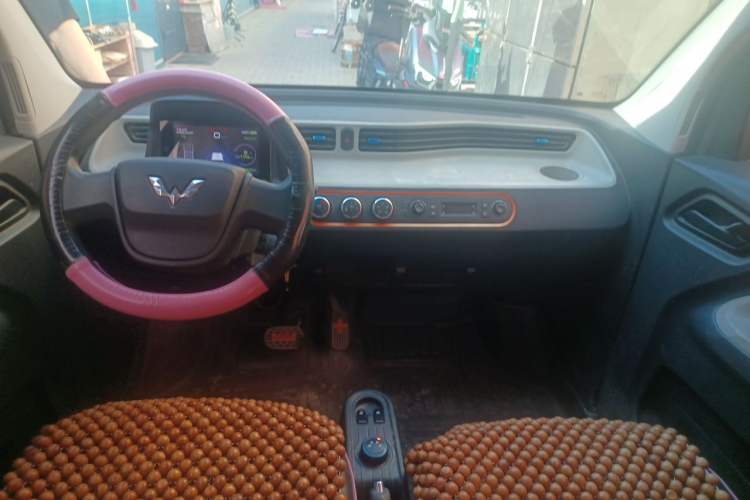 Used Wuling Hongguang MINIEV 2020 Enjoyment Model Lithium Iron Phosphate Center Console