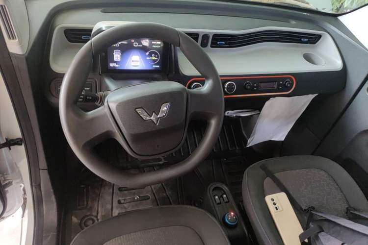 Used Wuling Hongguang MINIEV 2020 Enjoyment Model Lithium Iron Phosphate Center Console