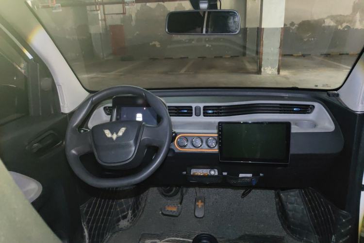 Used Wuling Hongguang MINIEV 2020 Zizai Version Lithium-NMC Center Console