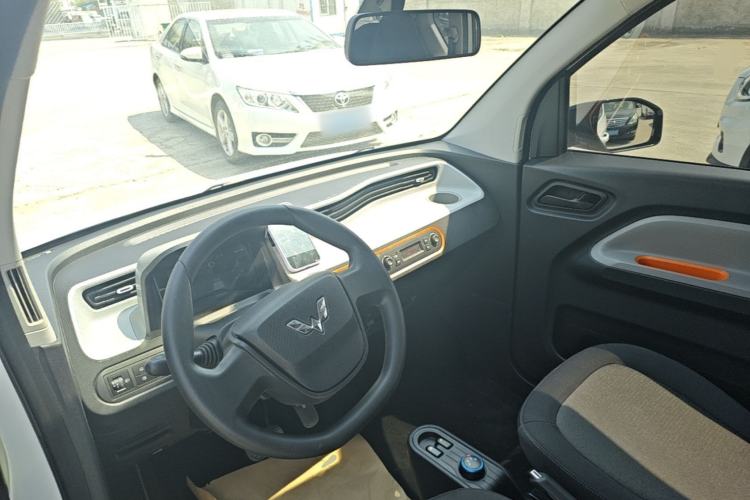 Used Wuling Hongguang MINIEV 2020 Zizai Version Lithium-NMC Center Console