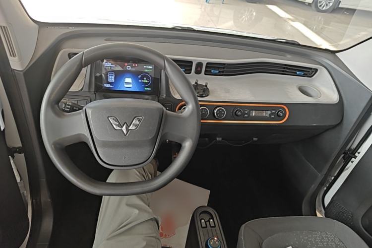 Used Wuling Hongguang MINIEV 2020 Enjoyment Model Lithium Iron Phosphate Center Console