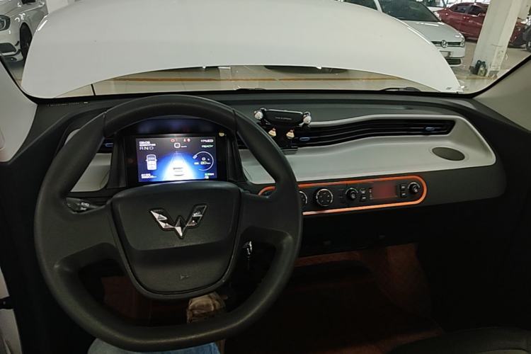 Used Wuling Hongguang MINIEV 2020 Freedom Version Lithium Iron Phosphate Center Console