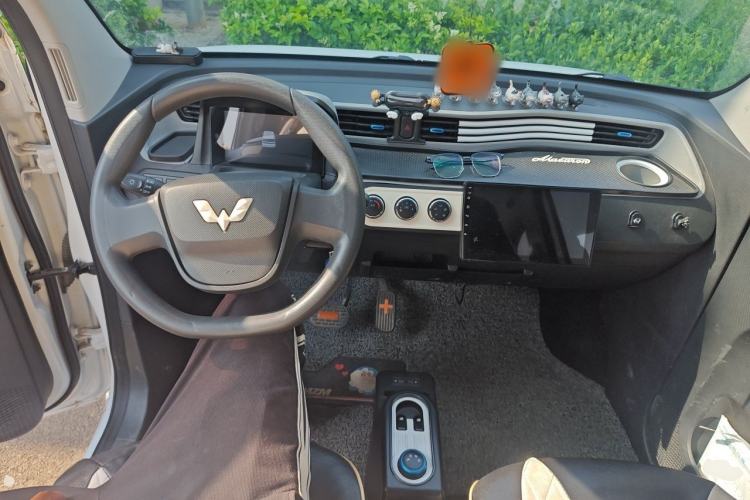 Used Wuling Hongguang MINIEV 2020 Zizai Version Lithium-NMC Center Console
