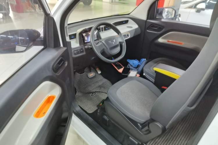 Used Wuling Hongguang MINIEV 2020 Freedom Version Lithium Iron Phosphate Driver Seat