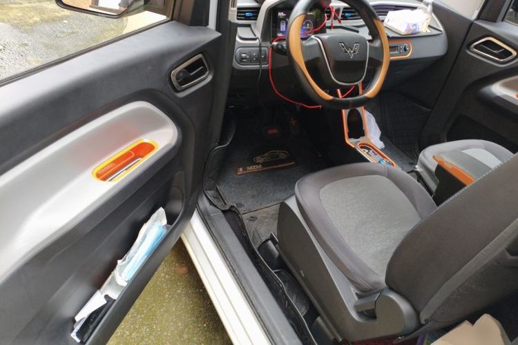 Used Wuling Hongguang MINIEV 2020 Enjoyment Model Lithium Iron Phosphate Driver Seat