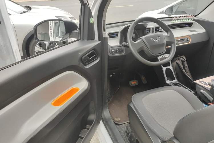 Used Wuling Hongguang MINIEV 2020 Enjoyment Model Lithium Iron Phosphate Driver Seat