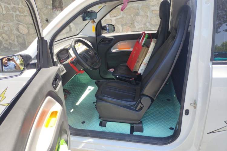 Used Wuling Hongguang MINIEV 2020 Enjoyment Model Lithium Iron Phosphate Driver Seat