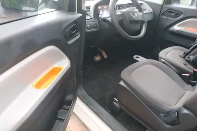 Used Wuling Hongguang MINIEV 2020 Enjoyment Model Lithium Iron Phosphate Driver Seat