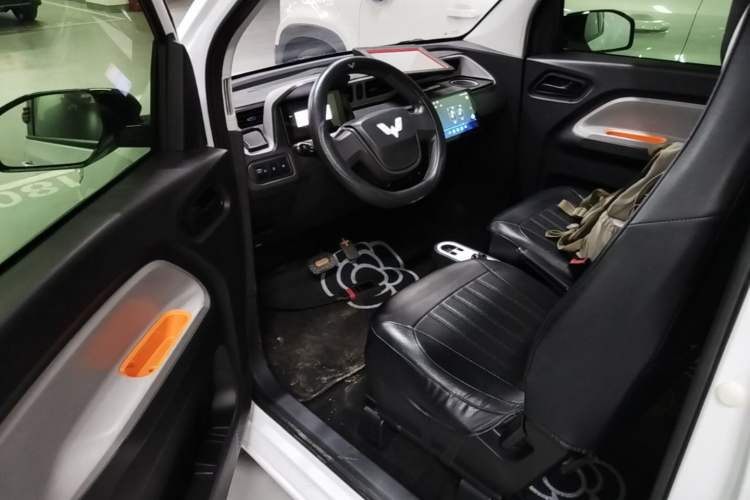 Used Wuling Hongguang MINIEV 2020 Easy Version Lithium-Ion Battery Driver Seat