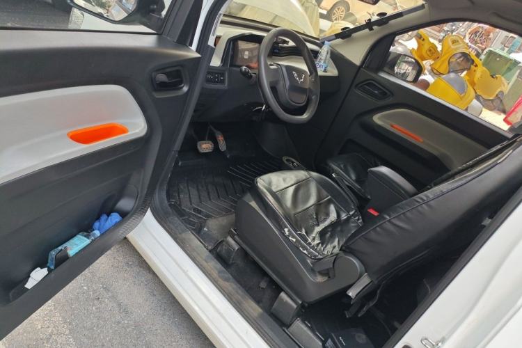 Used Wuling Hongguang MINIEV 2020 Freedom Version Lithium Iron Phosphate Driver Seat