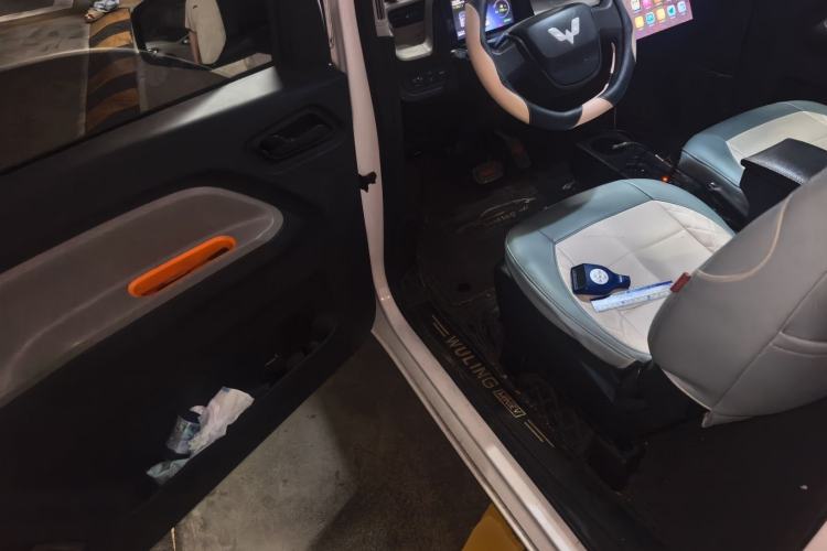 Used Wuling Hongguang MINIEV 2020 Freedom Version Lithium Iron Phosphate Driver Seat