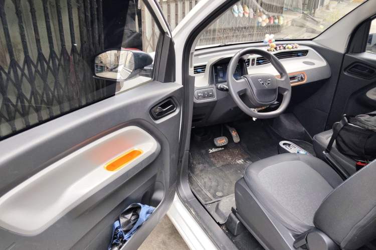 Used Wuling Hongguang MINIEV 2020 Freedom Version Lithium Iron Phosphate Driver Seat