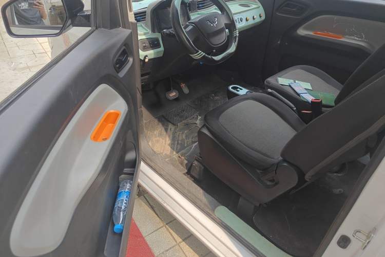 Used Wuling Hongguang MINIEV 2020 Freedom Version Lithium Iron Phosphate Driver Seat