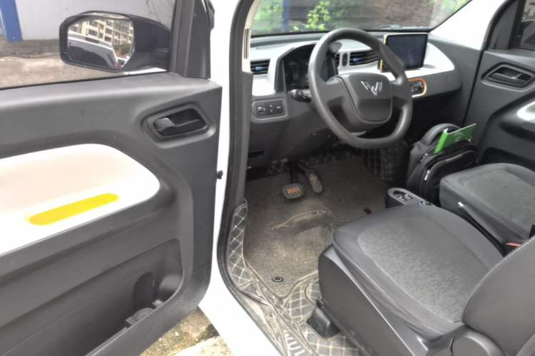 Used Wuling Hongguang MINIEV 2020 Enjoyment Model Lithium Iron Phosphate Driver Seat