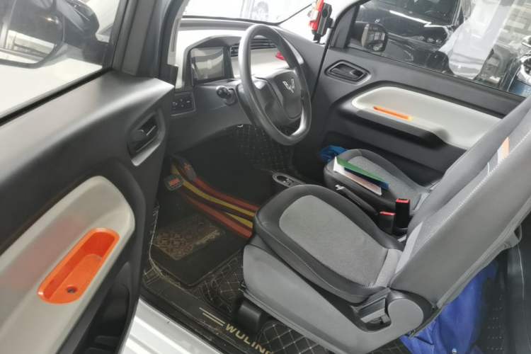 Used Wuling Hongguang MINIEV 2020 Enjoyment Model Lithium Iron Phosphate Driver Seat
