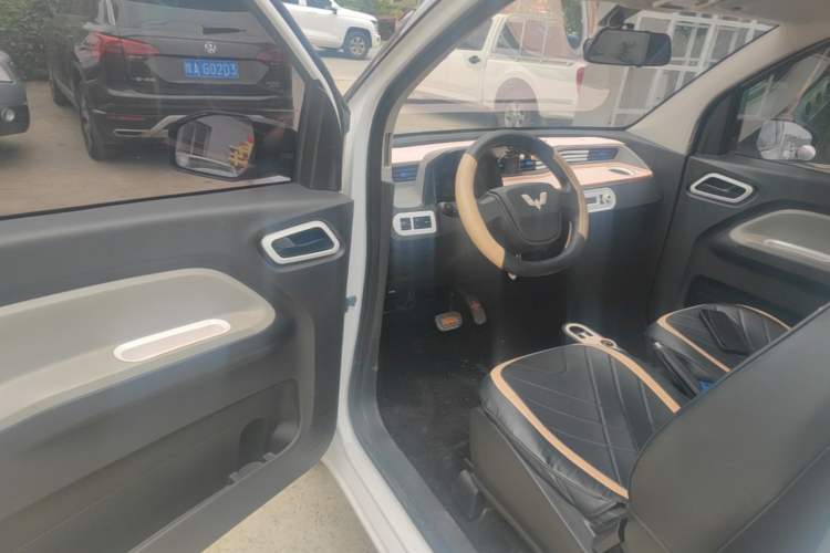Used Wuling Hongguang MINIEV 2020 Freedom Version Lithium Iron Phosphate Driver Seat