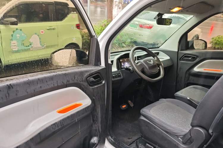 Used Wuling Hongguang MINIEV 2020 Freedom Version Lithium Iron Phosphate Driver Seat