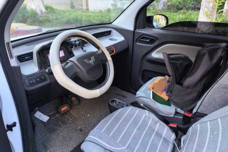 Used Wuling Hongguang MINIEV 2020 Lite Version Lithium Iron Phosphate Driver Seat
