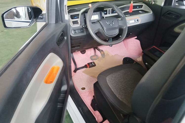 Used Wuling Hongguang MINIEV 2020 Easy Version Lithium-Ion Battery Driver Seat
