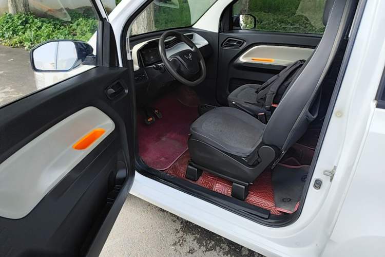 Used Wuling Hongguang MINIEV 2020 Freedom Version Lithium Iron Phosphate Driver Seat