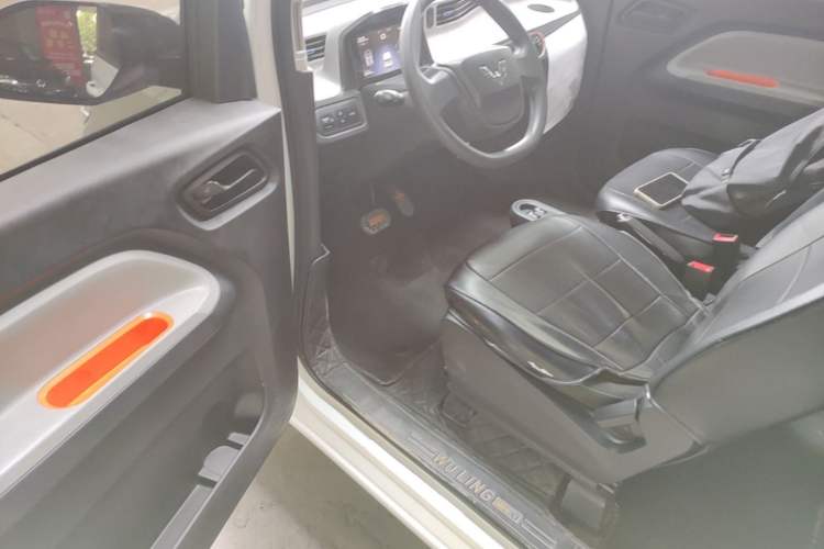 Used Wuling Hongguang MINIEV 2020 Freedom Version Lithium Iron Phosphate Driver Seat
