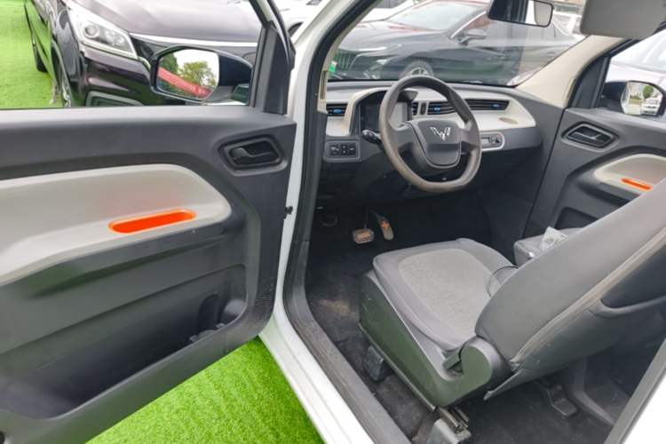 Used Wuling Hongguang MINIEV 2020 Enjoyment Model Lithium Iron Phosphate Driver Seat