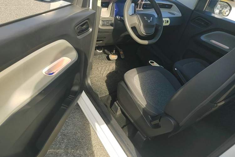 Used Wuling Hongguang MINIEV 2020 Freedom Version Lithium Iron Phosphate Driver Seat