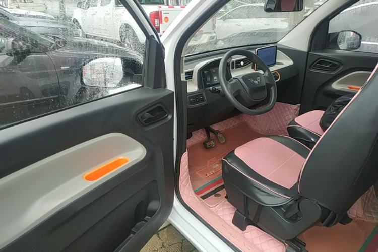 Used Wuling Hongguang MINIEV 2020 Freedom Version Lithium Iron Phosphate Driver Seat