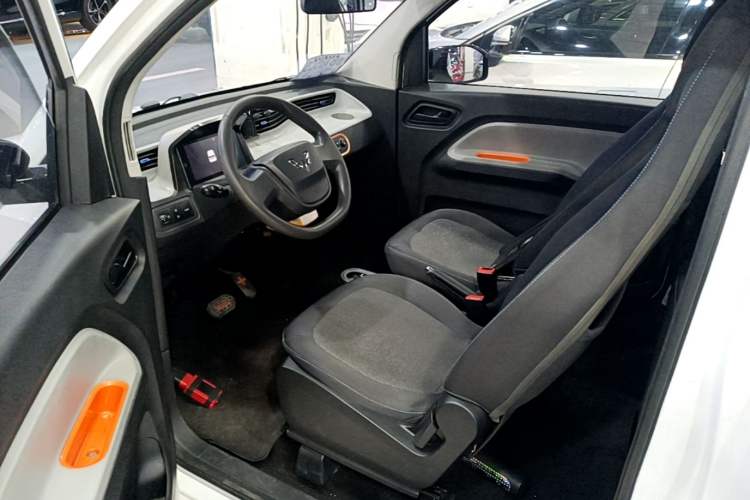 Used Wuling Hongguang MINIEV 2020 Enjoyment Model Lithium Iron Phosphate Driver Seat