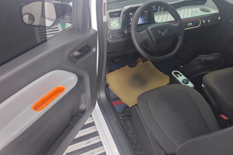 Used Wuling Hongguang MINIEV 2020 Zizai Version Lithium-NMC Driver Seat