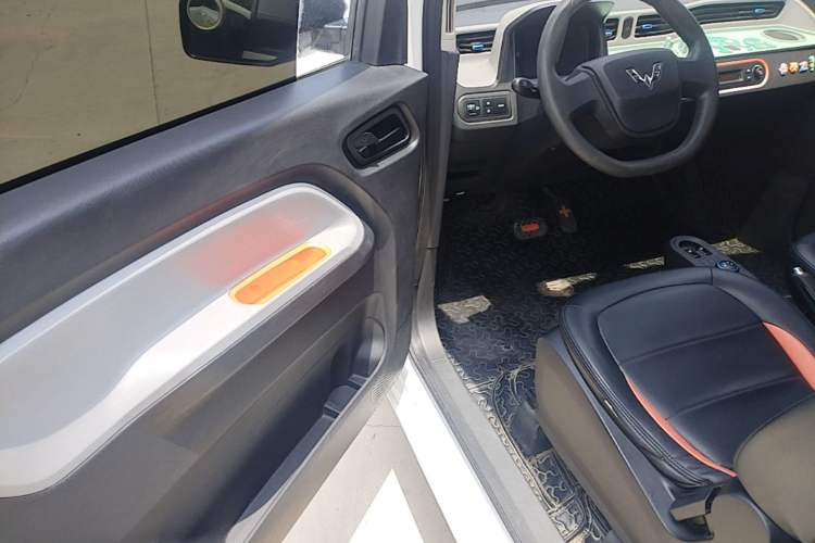 Used Wuling Hongguang MINIEV 2020 Freedom Version Lithium Iron Phosphate Driver Seat