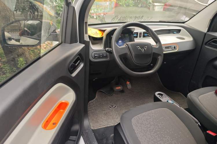 Used Wuling Hongguang MINIEV 2020 Enjoyment Model Lithium Iron Phosphate Driver Seat