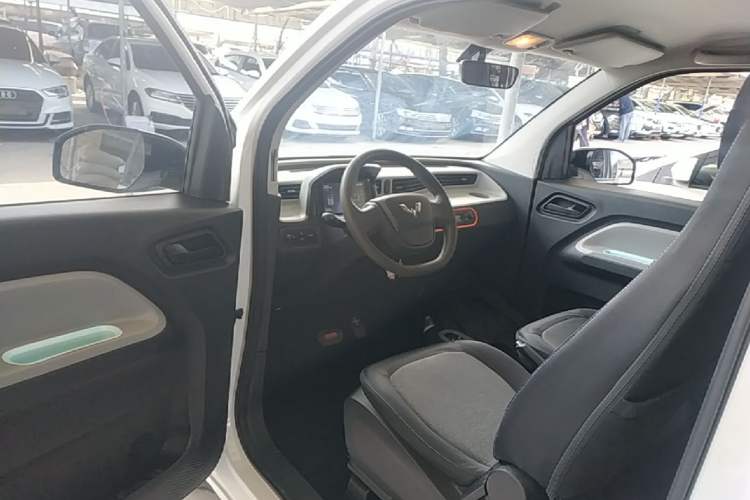 Used Wuling Hongguang MINIEV 2020 Enjoyment Model Lithium Iron Phosphate Driver Seat
