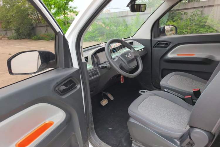 Used Wuling Hongguang MINIEV 2020 Freedom Version Lithium Iron Phosphate Driver Seat