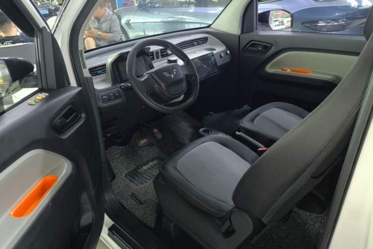 Used Wuling Hongguang MINIEV 2020 Enjoyment Model Lithium Iron Phosphate Driver Seat