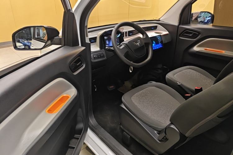 Used Wuling Hongguang MINIEV 2020 Enjoyment Model Lithium Iron Phosphate Driver Seat