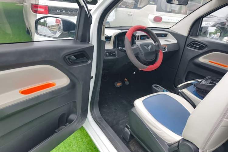 Used Wuling Hongguang MINIEV 2020 Enjoyment Model Lithium Iron Phosphate Driver Seat